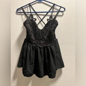 Black lace tank top small